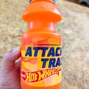 FREE with a bundle - New Hot Wheels 🔥🏎️ kid bottle